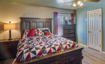 Lamesa Vacation Rental w/ Covered Patio & Fire Pit