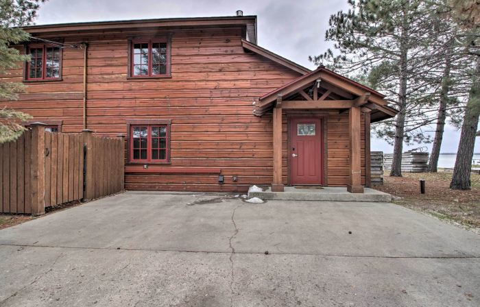 Pelican Lake Retreat w/ Fire Pit, Dock & Grill!