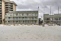 Convenient PCB Condo w/ Pool Access: Walk to Beach