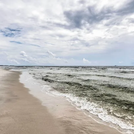 Waterfront Dauphin Island Home w/ Deck & Boat Dock