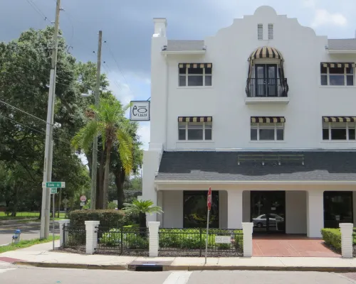 The EO Inn - Downtown Orlando Hotels near Sunshine Park