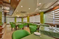 Hotel Six Seasons Hotels in Budgam