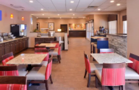 Comfort Inn & Suites Fayetteville-University Area Các khách sạn ở Fayetteville