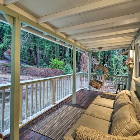 California Cottage < 4 Mi to Redwood Hiking Trails