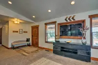 Luxe Home ~ 2 Mi to Bryce Canyon National Park! Hotels in Bryce Canyon