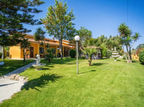 Memo's Affittacamere Отели в г. 