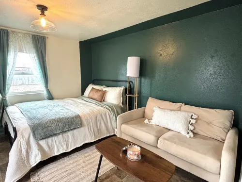 The Cozy Cottage on The River