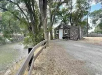 The Cozy Cottage on The River