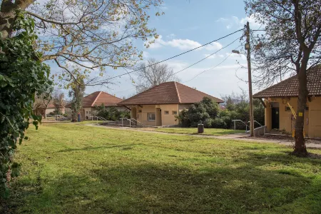 Aloney Habashan Guest Village Отели в г. Merom Golan