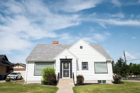 The Cache Cottage ~ 5 Bdr, 2.5 Bath Sauna Usu Logan Canyon Skithebeav Bear Lake