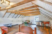 Historical Thurmont Escape w/ Furnished Deck! - Homestays
