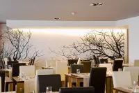 洛卡馬爾專享水療飯店-限成人入住 - 早餐