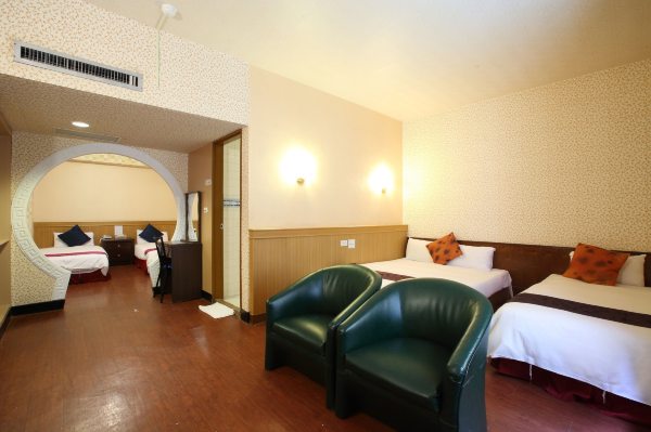 Crown Hotel Hoteles en Chiayi