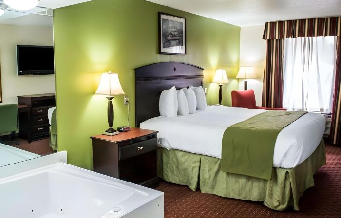 Quality Inn Chipley I-10 at Exit 120