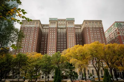Hilton Chicago Hotel dekat Frank Lloyd Wright Building Conservancy