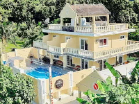 ダイブ バターン ロッジ アンド レストラン バタネスのホテル