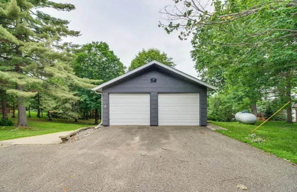 碼頭、甲板和火坑：沃克的湖濱之家！