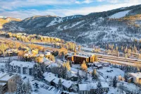 Vail Vista Mountain Retreat w/ Balcony & Views, Near Vail Ski Village
