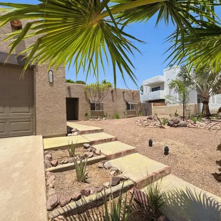 Family-Friendly 3BR house in Prime Location-near hospital – PETS STAY FREE