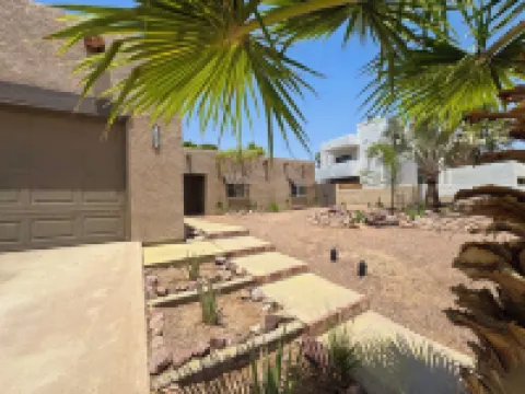 Family-Friendly 3BR house in Prime Location-near hospital – PETS STAY FREE