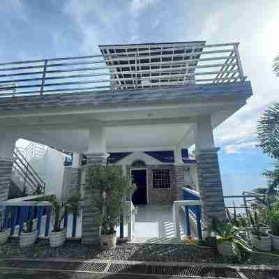 Becca's Vacation House Hotel Exterior