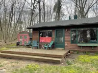 Cheerful cottage with 4 private beach accesses!!!!