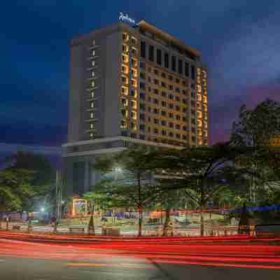 Radisson Hyderabad Hitec City Hotel Exterior
