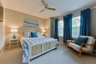 Sunset Seaker! Soundfront condo with Pool and great views!