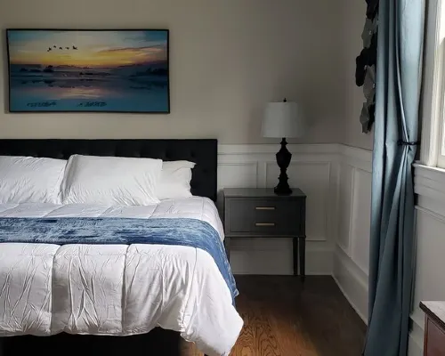 Spacious historic home with vintage southern elegance and a gourmet kitchen Hotels in Graham