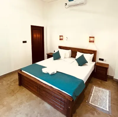 Mich's Surf Villa & Hostel