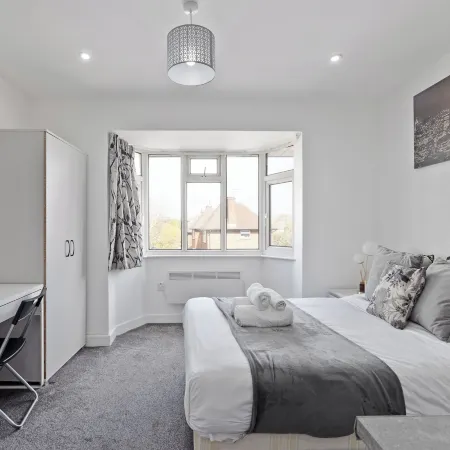 Apartment - Sleeps 5 & Free Parking