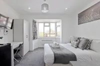Stunning 2-bed Apartment in Harrow