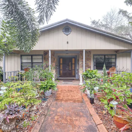 Tampa Area Home w/ Indoor Pool, Families Welcome!