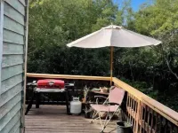 Creekside Cabin! Work Crews Welcome! Hotels in Fortuna