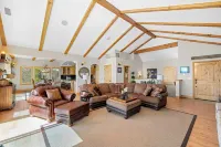 Hot Tub Fire Pit Game Room Amazing Deck Views Sky Canyon Lodge by AvantStay