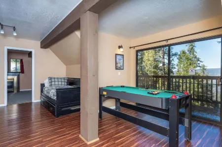 Yosemite Aviary and Quail Within Yosemite - 2 Separate Units, Up To 14 Guests! Отели в г. Yosemite West