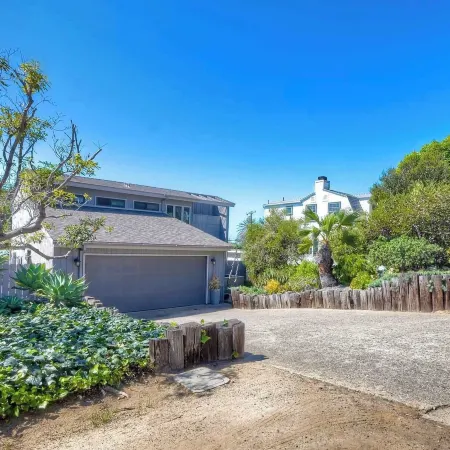 Fresh & Modern 3Br - Just Blocks from Beach