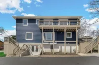 Luxury Lakefront Getaway Sleeps 16 near Chicago Family Friendly