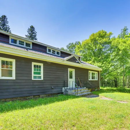 1 Mi to Lake Superior: Cottage w/ Sauna & Rec Room