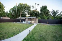Charming 3BR Miami Home with Stylish Lounge, Coffee Bar & Peaceful Vibes