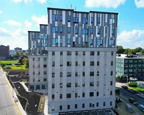 Bright & Bold with NYC Views, Sleep 13, Park 2 cars FREE, 3BR, 3Bath Hotels in East Orange