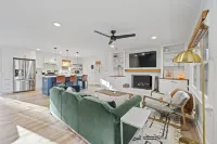 3BR Retreat Near Augusta Rd & Downtown w/ Patio Hotel a Gantt