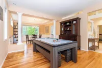 Luxury Pet-Friendly 4 BR with Hot Tub & Game Room