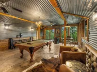 Bailey Treetop Retreat: Spacious, Hot Tub, Pool Table, Yoga, Family, Views Hotels in Bailey