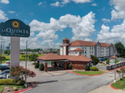 La Quinta Inn & Suites by Wyndham Sherman Hotels in Sherman