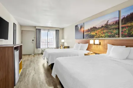 Days Inn by Wyndham Fontana / Rialto