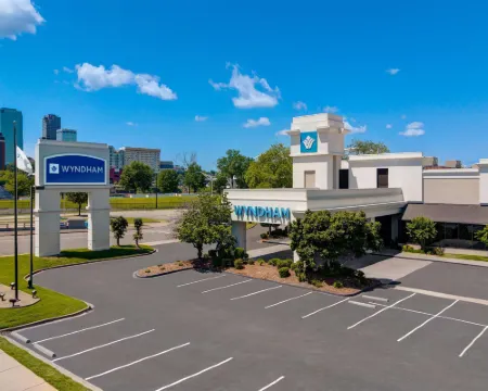 小石城温德姆河濱酒店 北小石城酒店