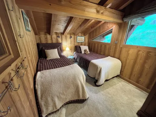 Elegant Chalet Mathilde - 8-10 guests - pet friendly - large garage & terrace Hotels in Montriond