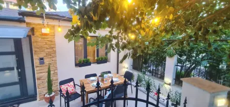 Morava 1 - Your Holiday HOME Conveniently Located in Varna @ Asparuhovo Beach Отели рядом с достопримечательностью «Плаж Галата Север»