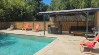 Gîte à la Campagne Dans un Parc Arboré Avec Piscine